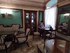 4-100 éves cukrászda